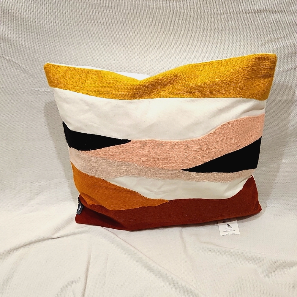 Decoratorional pillowcase